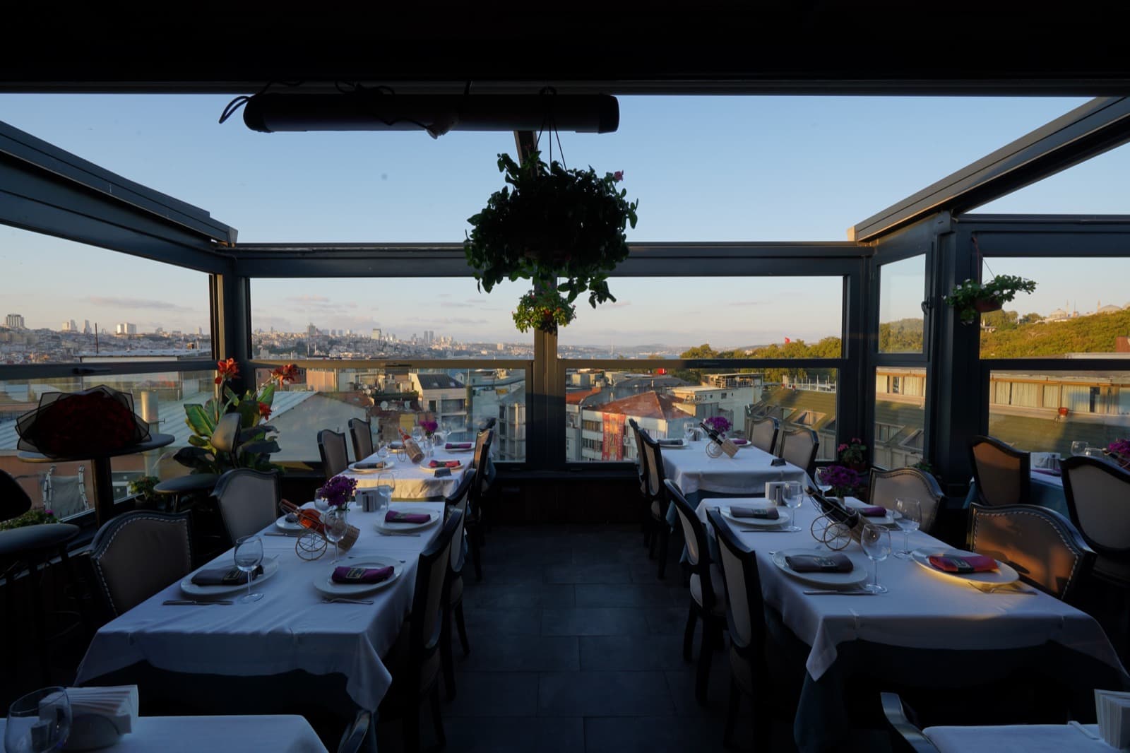 Istanbul Sunset Tour — Bosphorus Shore, Süleymaniye and Dinner at Pino Gare