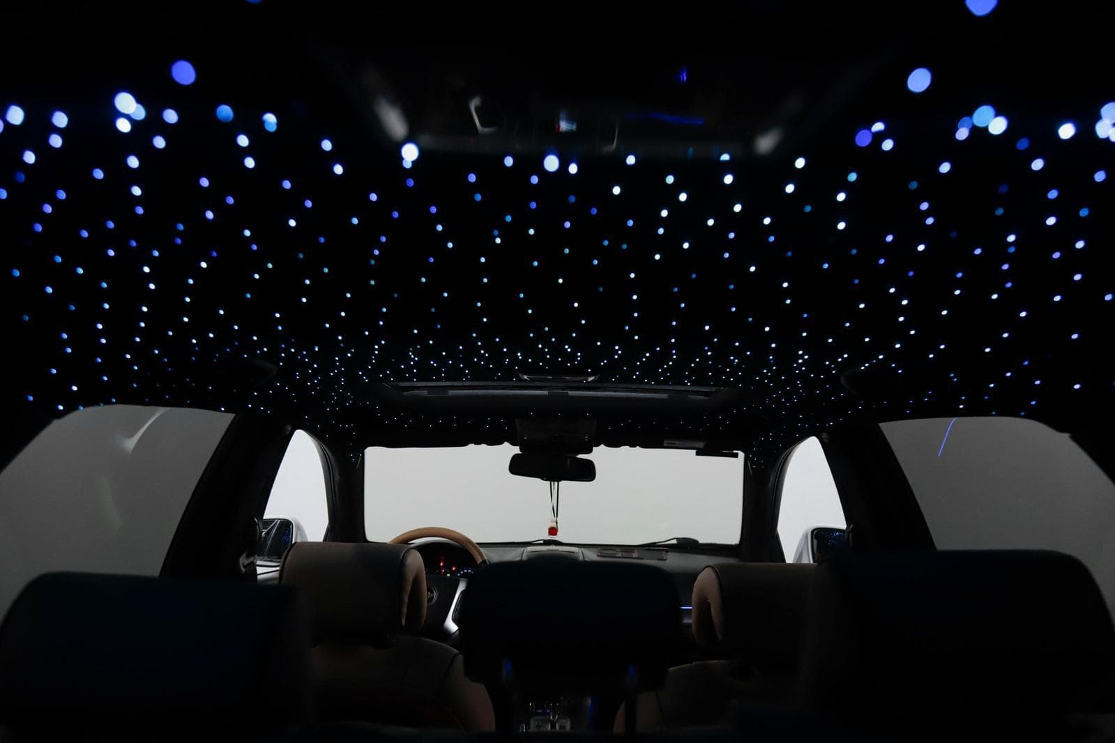 Istanbul Airport to Liv Hospital Vadistanbul sedan transfer vehicle