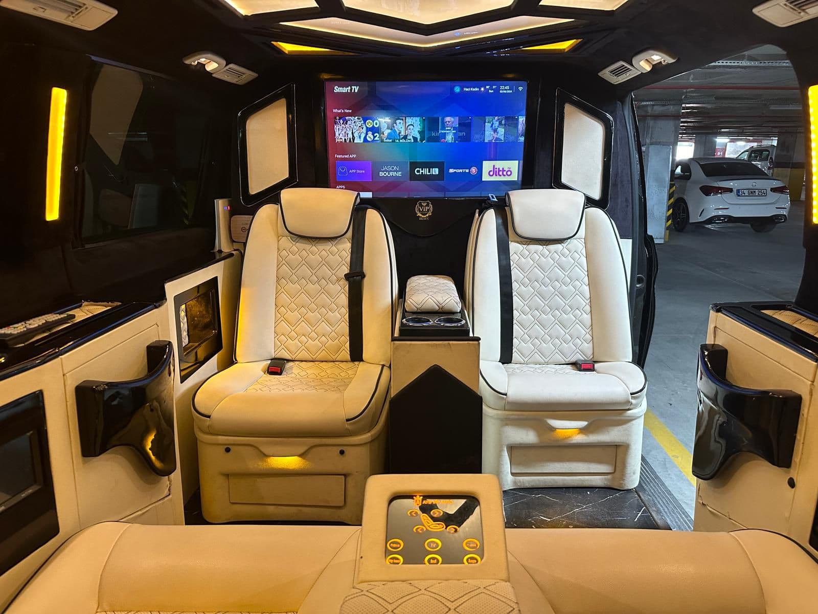 Mercedes-VW Vito-Transporter VIP - Image 2