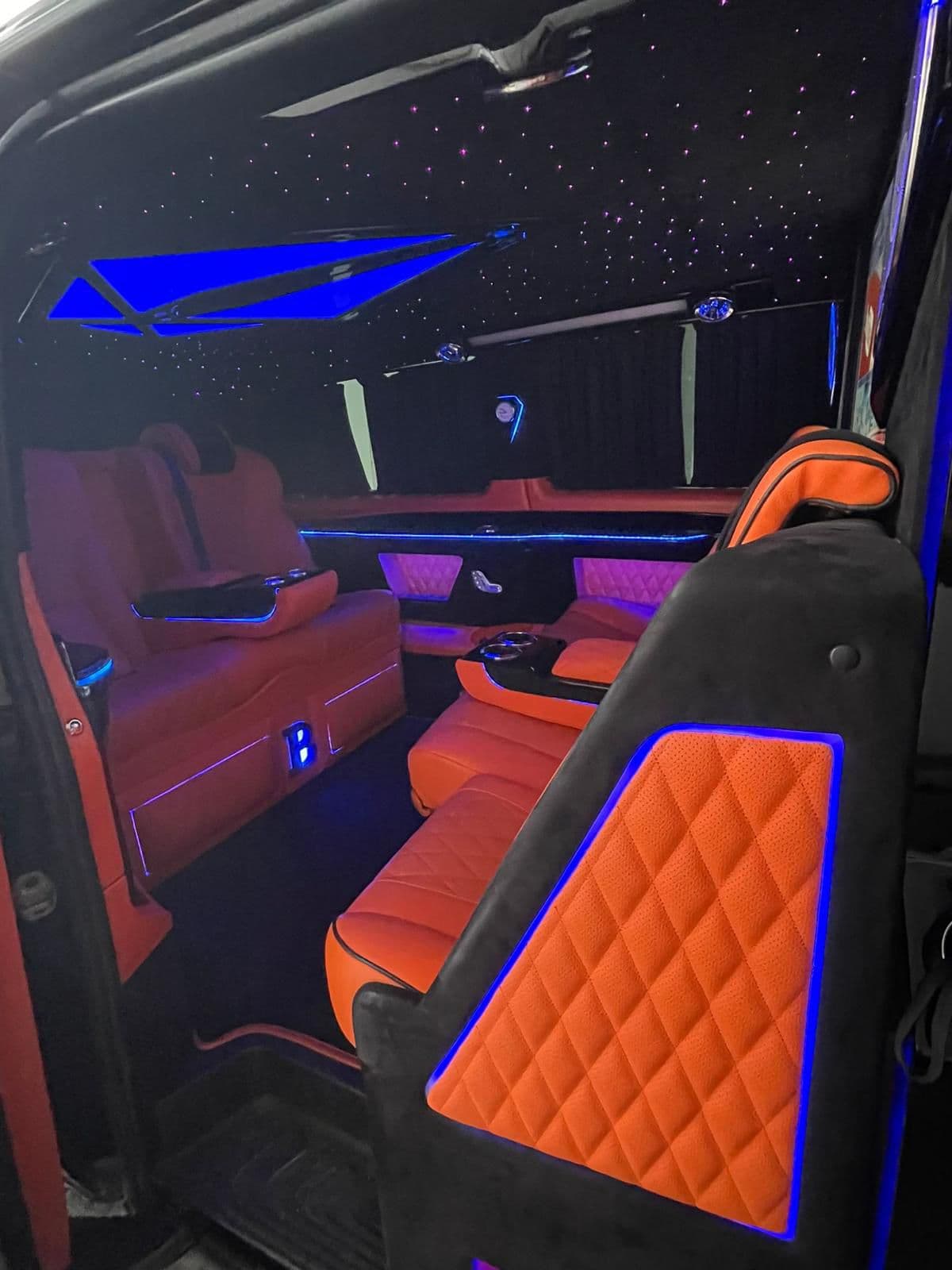 Mercedes-VW Vito-Transporter VIP - Image 4