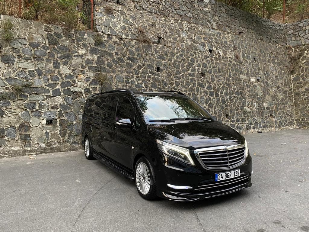 Mercedes-VW Vito-Transporter - 1