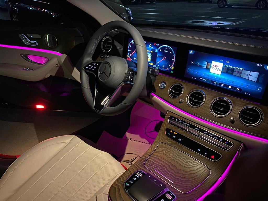 Mercedes Sedan Maybach - Image 3
